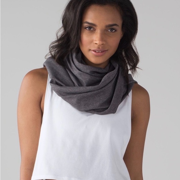 Lululemon Vinyasa Stripe Scarf, Wrap, Cardigan - Picture 2 of 7